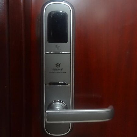 Tai Wah Hostel Гонконг Экстерьер фото
