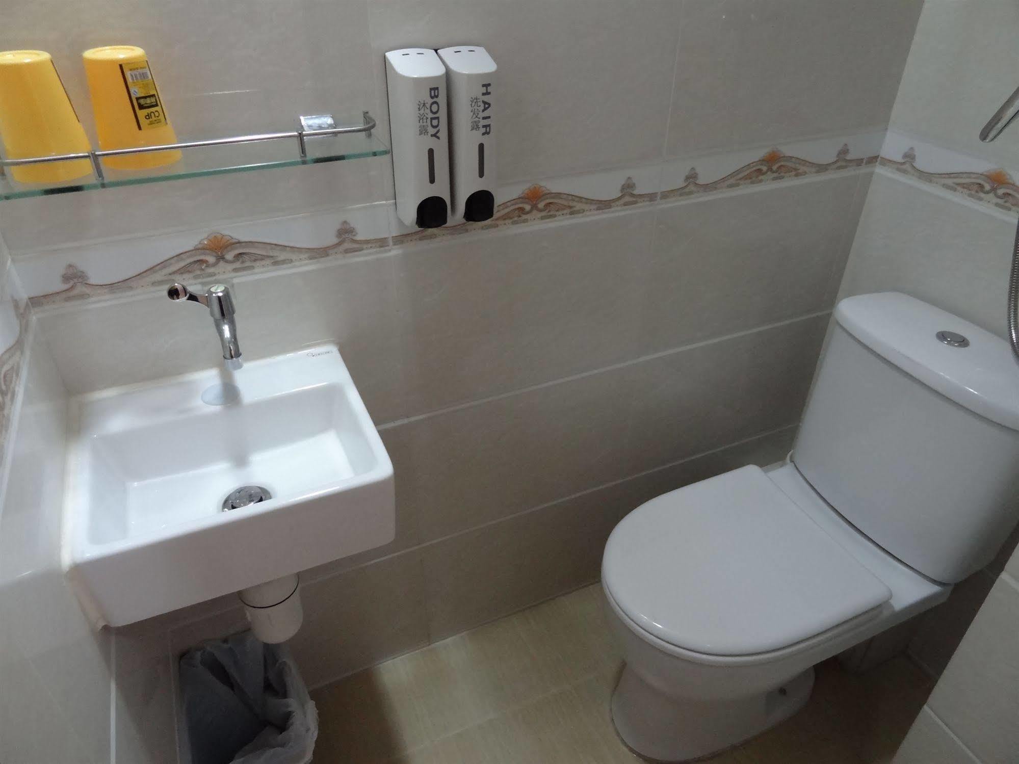Tai Wah Hostel Гонконг Экстерьер фото