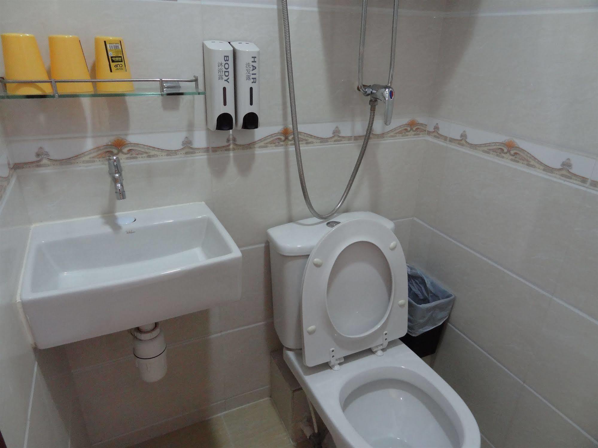 Tai Wah Hostel Гонконг Экстерьер фото