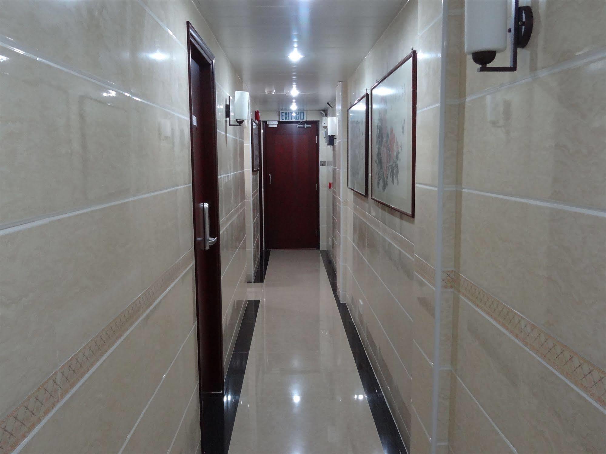Tai Wah Hostel Гонконг Экстерьер фото