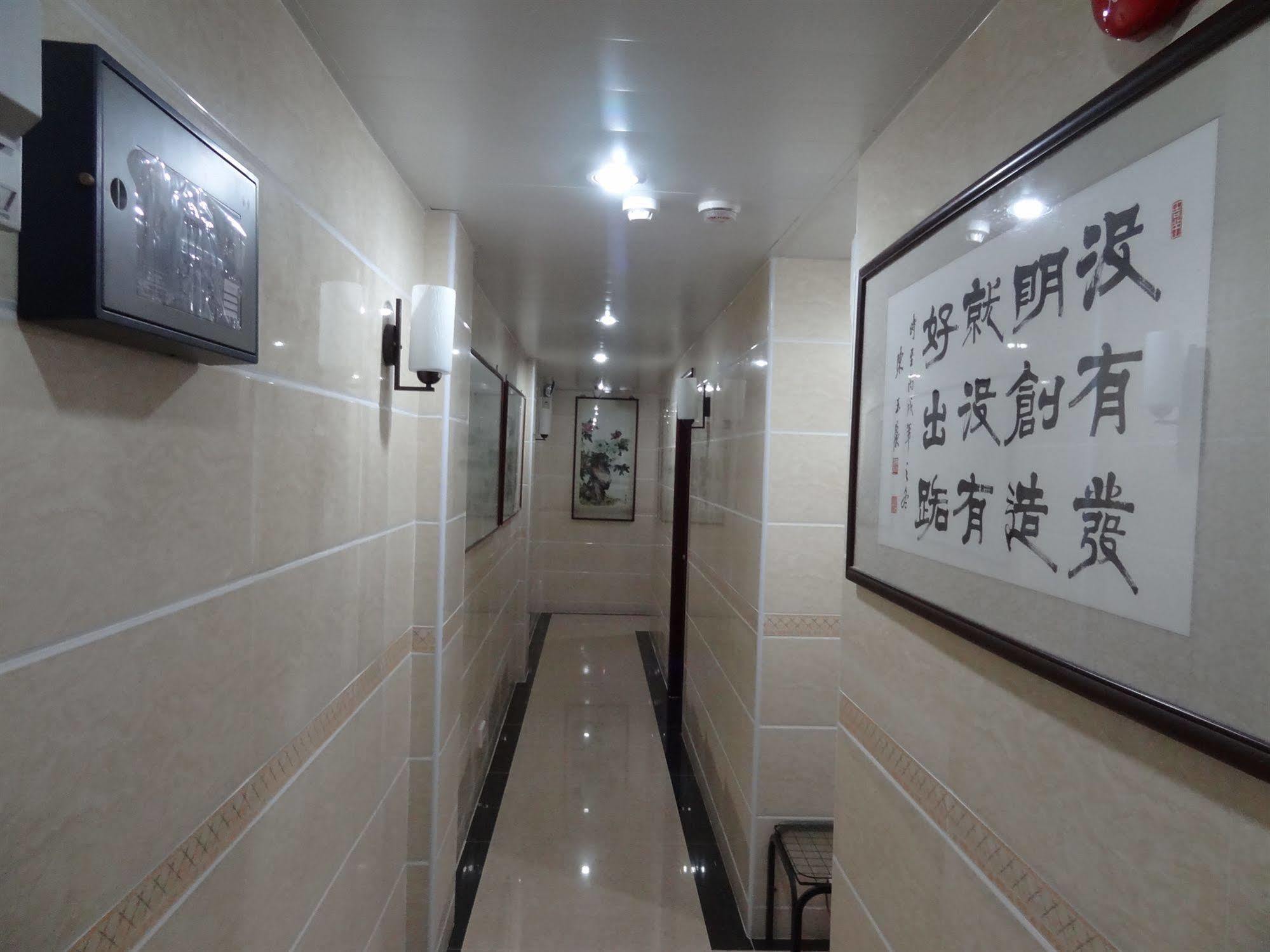 Tai Wah Hostel Гонконг Экстерьер фото